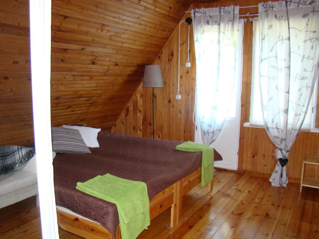 Poilsio Baze Guest House Latezeris ภายนอก รูปภาพ